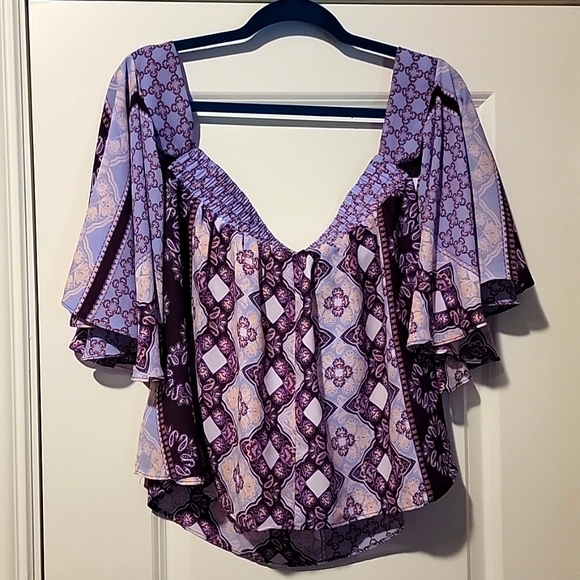 Like new off the shoulder top - Picture 1 of 5